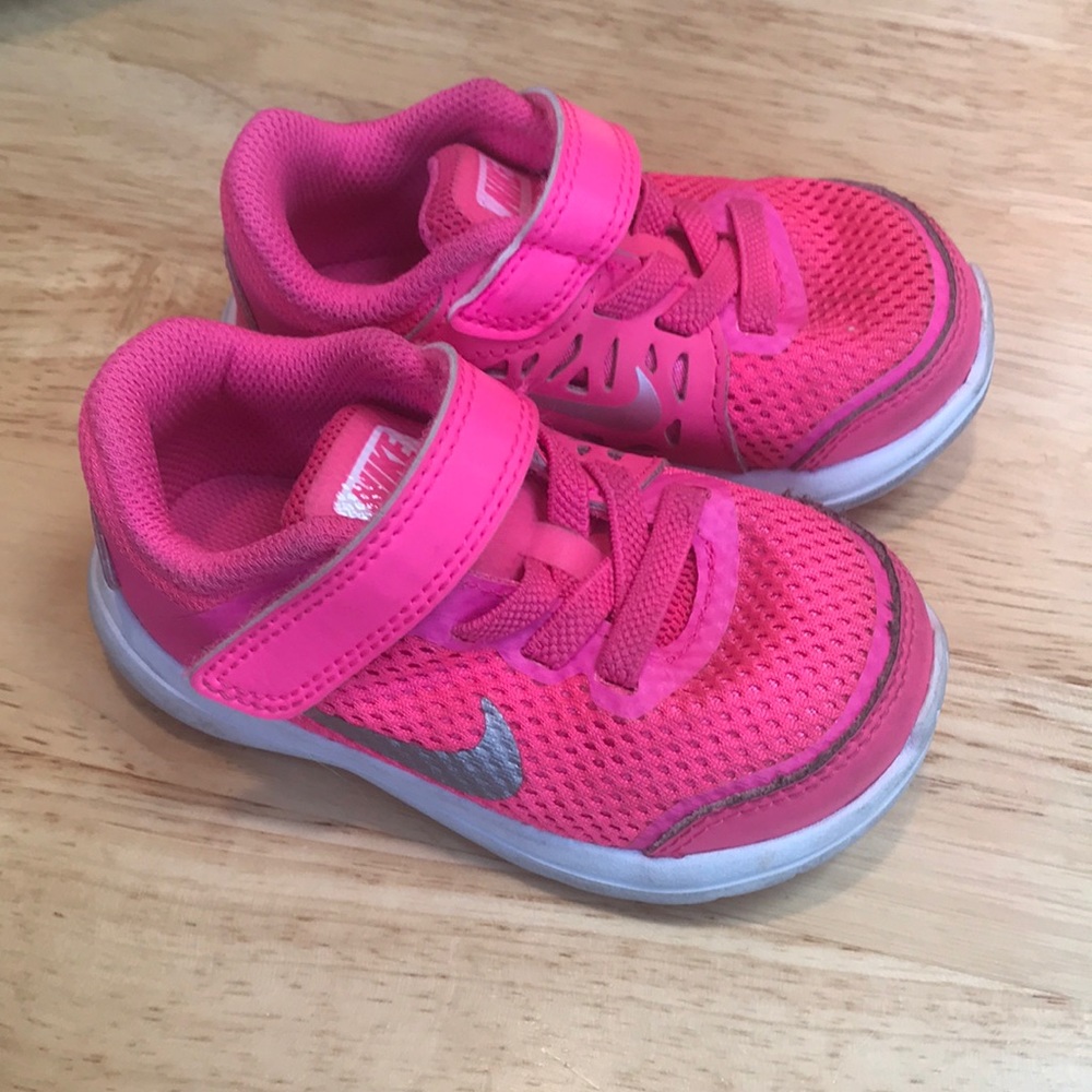 Toddler Girl Nike Flex Run Sneakers. Size 5c